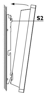 ATLANTIC SOLIUS ECODOMO - VERROUILLER LE PANNEAU RAYONNANT SUR LA PATTE D'ACCROCHAGE - 2