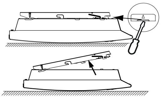 ATLANTIC TATOU - Déroverrouiller la patte d'accrochage de l'appareil - 1