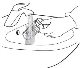 WHIRLPOOL 6 SENSE - Nettoyage du filtre à eau / vidange des eaux usées - 5