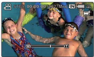 SAMSUNG SMX-F30 BLACK - Zoom avant - 4