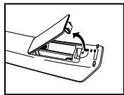 SAMSUNG LN-S2641D - Insertion des piles dans la télécommande - 1