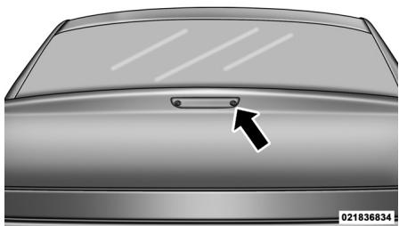 Chrysler 300 (2012) - Déverrouillage du coffre - 1