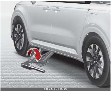 KIA Carnival (2021) - Remplacement d'un pneu - 4