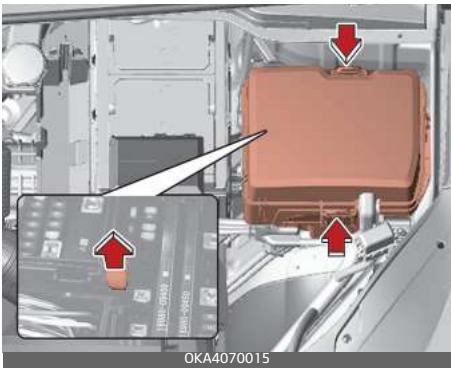 KIA Carnival (2021) - Remplacement d'un fusible du tableau de bord - 2