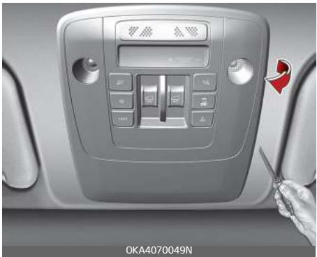 KIA Carnival (2021) - Remplacement de la lampe de lecture (type ampoule) - 1