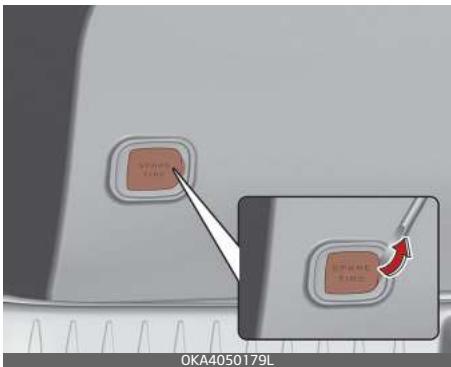 KIA Carnival (2021) - Dépose et rangement du pneu de secours - 1