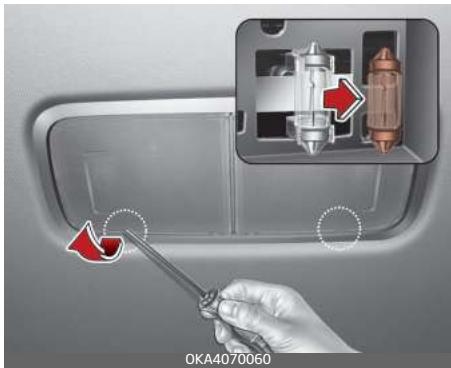 KIA Carnival (2021) - Remplacement d'une lampe d'ambiance (type ampoule) - 1