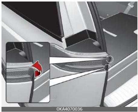 KIA Carnival (2021) - Remplacement du marqueur latéral, du feu stop et du feu arrière (type ampoule) - 1