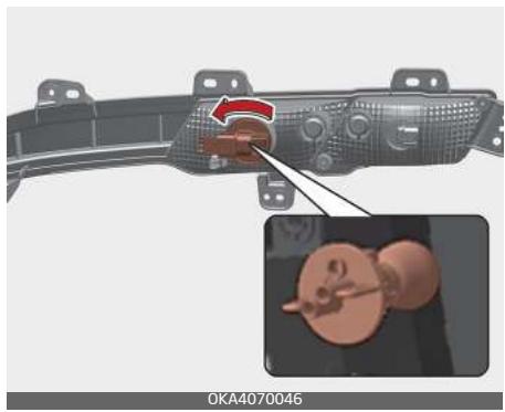 KIA Carnival (2021) - Remplacement du clignotant arrière, du feu de recul (type d'ampoule) - 1