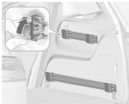 OPEL Zafira C (2016-2019) - Pose des adaptateurs dans les rails - 1