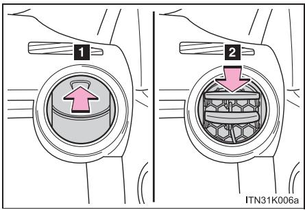 Scion tC 2 (2014) - Sorties laterales de droite - 1