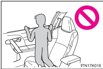 Scion tC 2 (2014) - ■ Précautions relatives aux coussins gonflables SRS - 4