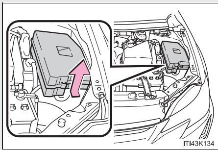 Scion tC 2 (2014) - Compartment moteur - 1