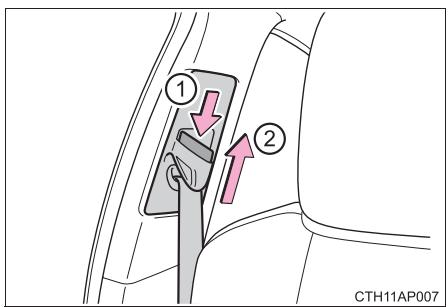 TOYOTA Auris 2 (2015-2018) - Réglage de la hauteur d'ancrage d'épaule de ceinture de sécurité (sièges avant) - 1