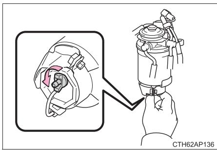 TOYOTA Auris 2 (2015-2018) - Filtre à carburant (moteur 1ND-TV uniquement) - 1