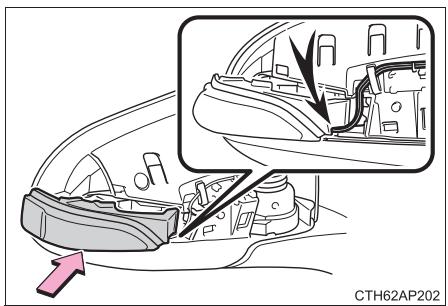 TOYOTA Auris 2 (2015-2018) - Retirez le cache - 6