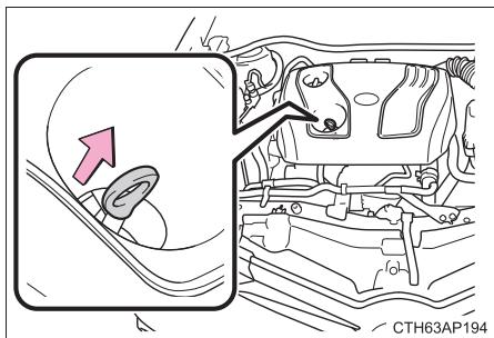 TOYOTA Auris 2 (2015-2018) - Vérification de l'huile moteur - 1