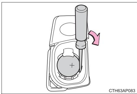 TOYOTA Auris 2 (2015-2018) - Remplacement de la pile - 2