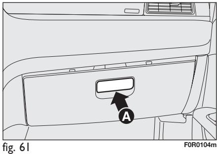 FIAT Linea (2007-2018) - COMPARTIMENTS PORTE-OBJETS - 1