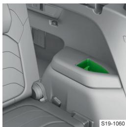 SKODA Kodiaq (2017-2021) - Troisième rangée de sièges - porteboissons et téléphone - 1