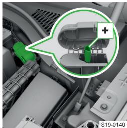 SKODA Kodiaq (2017-2021) - Connector le cable d'aide au démarrage - 3