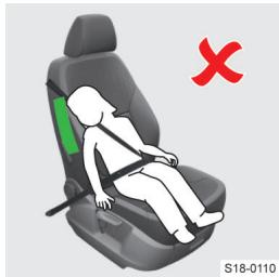 SKODA Kodiaq (2017-2021) - Un enfant mal attaché dans une mauvaise position assise - mis en danger par l'airbag latéral - 1