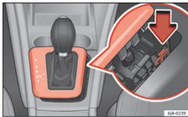 SEAT Toledo 4 (2015-2019) - Déverrouillage d'urgence du levier sélecteur - 1