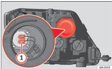 SEAT Toledo 4 (2015-2019) - Remplacement de l'ampoule des feu des route - 1