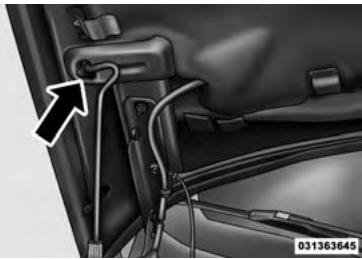 JEEP Compass MK49 Phase 2 (2011-2016) - Emplacement du loquet de sureté du capot - 1