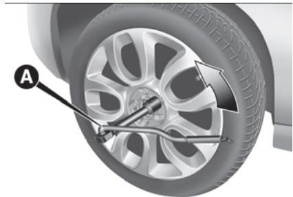 FIAT 500L (2017-2022) - PROCÉDURE DE REEMPLACEMENT DE LA ROUE - 5