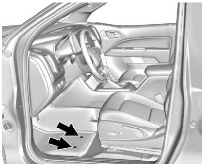 GMC Canyon Phase 2 (2023) - Dépose et remplacement des tapis de sol - 1