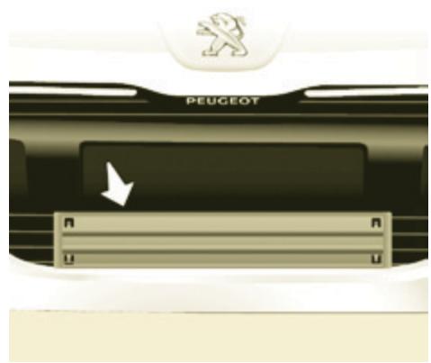 PEUGEOT Partner Phase 2 (2012-2015) - MONTAGE DE L'ENJOLIVEUR   SUR LA JANTE - 11