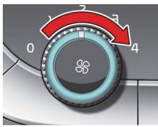 KIA Telluride Phase 2 (2023) - Dégivrage de l'extérieur du pare-brise avec le système de commande de climatisation manuelle - 1