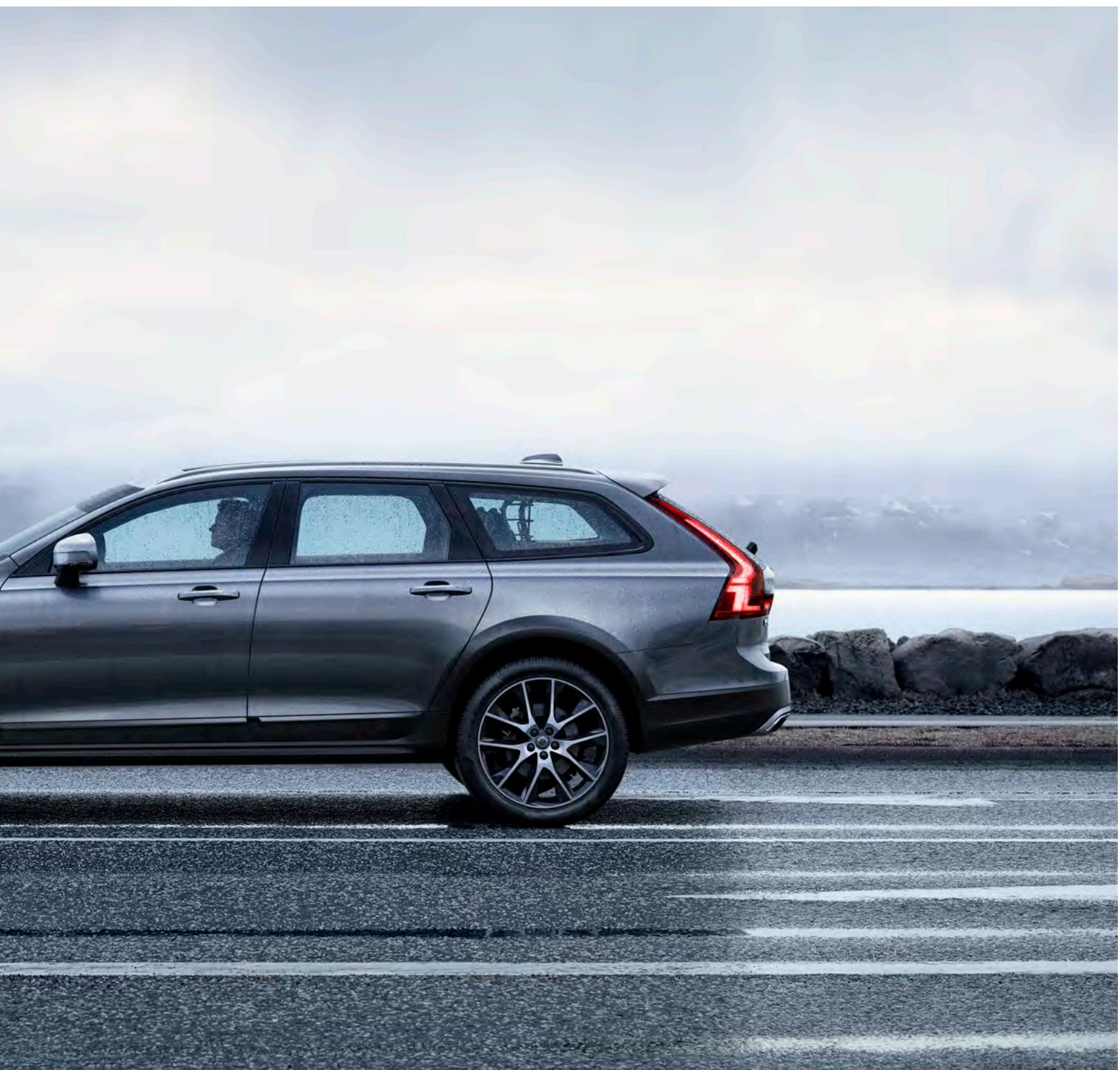 VOLVO V90 2 Phase 1 (2016-2020) - Quand aventure RIME avec sophistication. - 2