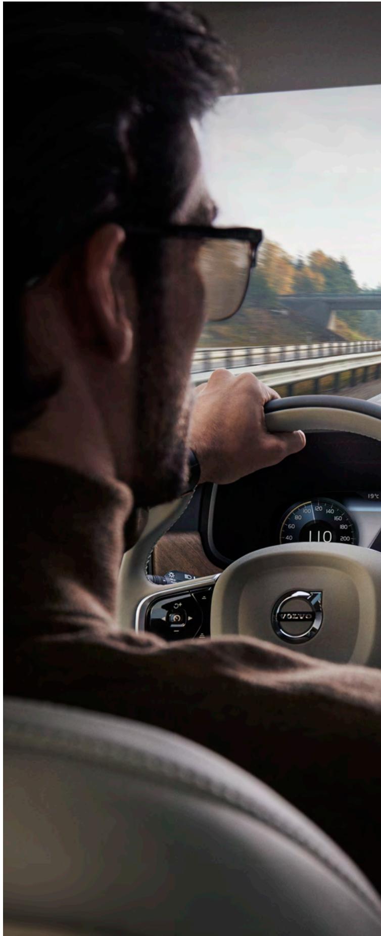 VOLVO V90 2 Phase 1 (2016-2020) - Arrivez à destination en toute décontraction. - 1