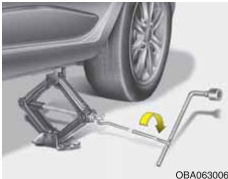 HYUNDAI xcent (2014-2020) - Avertissement - emplacement du cric - 1