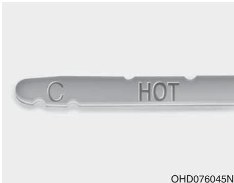 HYUNDAI xcent (2014-2020) - Vérification du niveau du liquide de la boîte-pont automatique. - 1