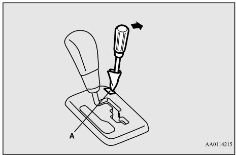 MITSUBISHI Space Star 2 Phase 3 (2019) - Quand le levier sélecteur reste bloqué à la position «P» (stationnement) - 1