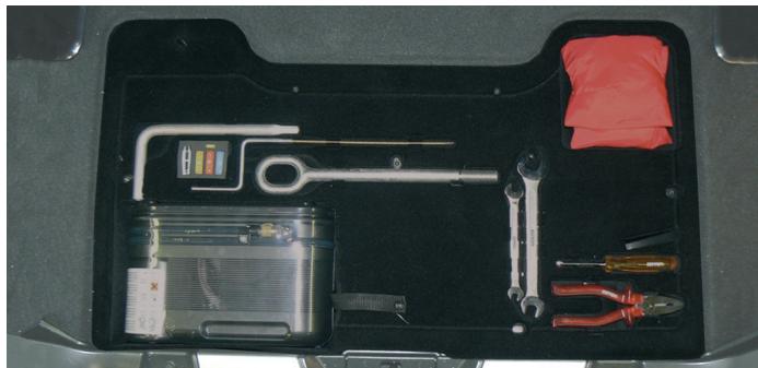 FERRARI California (2009-2014) - Trousse à outils - 1