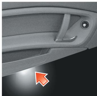 FERRARI California (2009-2014) - Lumière au dessous de la porte - 2