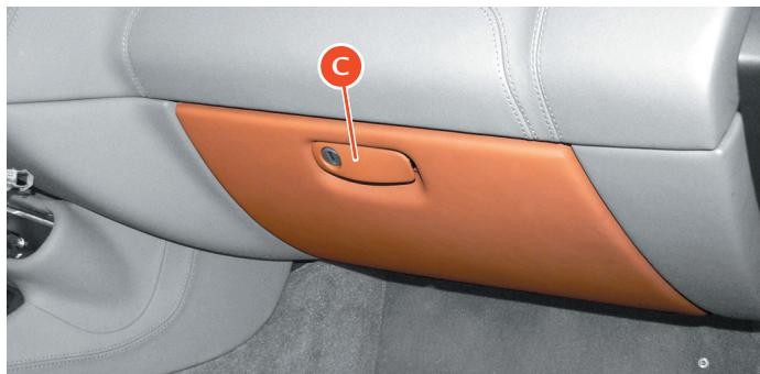 FERRARI California (2009-2014) - Attention - 2