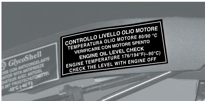 FERRARI California (2009-2014) - Plaquettes d'identification et homologation - 5