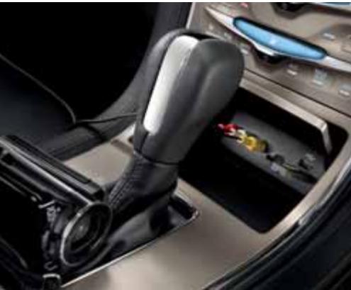 Lincoln MKX Phase 2 (2011-2015) - IT CAN DETECT TRAFFIC BEFORE YOU CAN SEE IT.   PEACE OF MIND IS ONE OF THE GREATEST LUXURIES. - 6