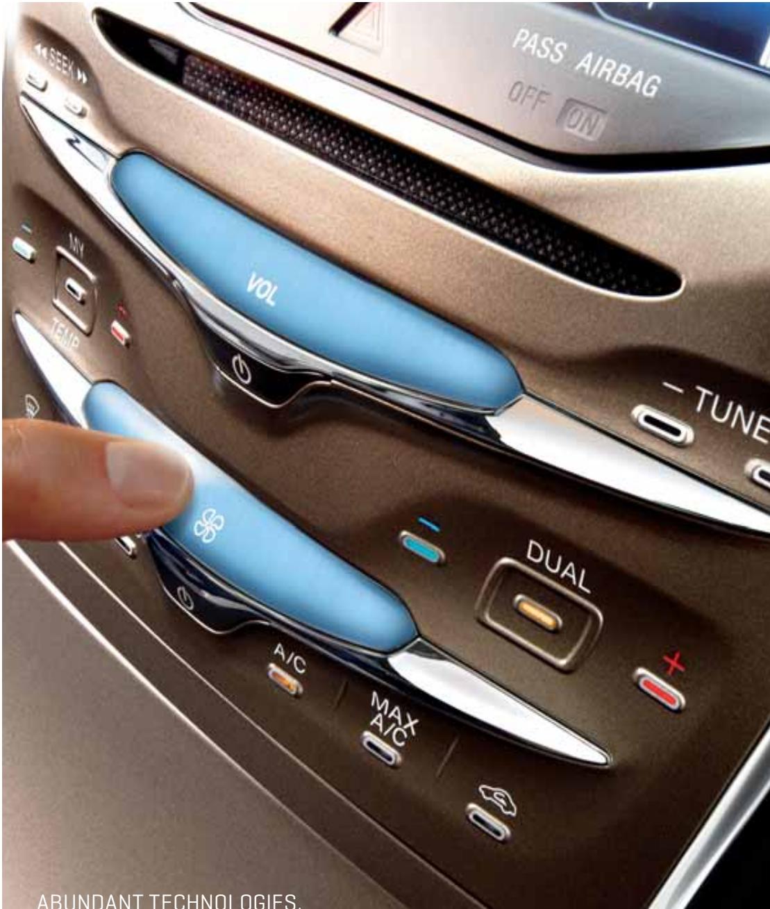 Lincoln MKX Phase 2 (2011-2015) - IT CAN DETECT TRAFFIC BEFORE YOU CAN SEE IT.   PEACE OF MIND IS ONE OF THE GREATEST LUXURIES. - 5