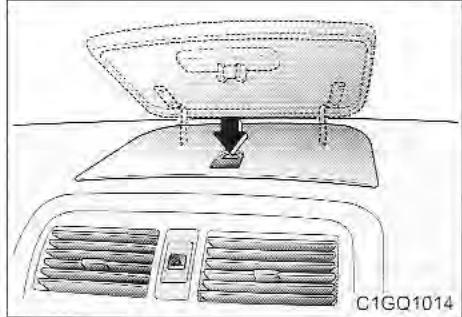 KIA Sedona KV2 (2002-2005) - COMPARTIMENT DE RANGEMENT DANS LA CONSOLE - 2