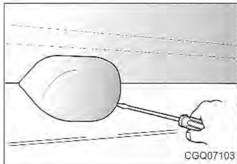 KIA Sedona KV2 (2002-2005) - Remplacement de l'ampoule d'éclairage de l'espace utilisé - 2