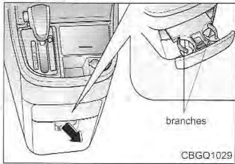 KIA Sedona KV2 (2002-2005) - PORTE-GOBELETS - 1