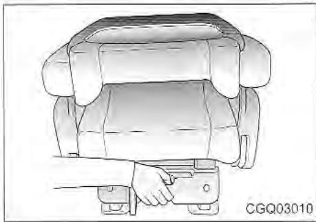 KIA Sedona KV2 (2002-2005) - Enlevement des sieges arriere (2e et 3e rangees) - 1