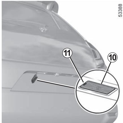 RENAULT Twingo 3 E-TECH (2019) - FEUX ARRIÈRE ET LATERAUX : remplacement des lampes (2/3) - 2
