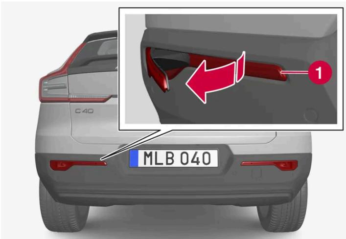 VOLVO C40 (2024) - Remplacer l'ampoule de feu antibrouillard arrêté - 1